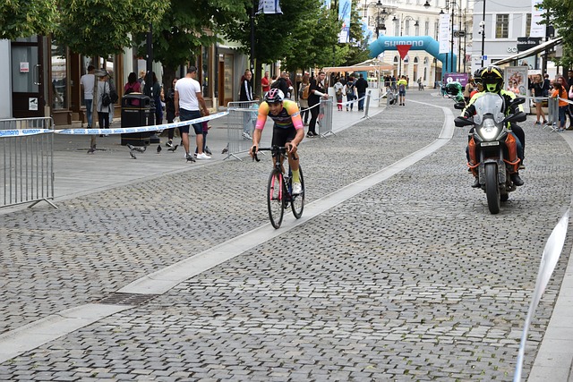 部之间的薪 部之间的薪